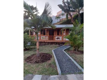 SE VENDEHERMOSA CASA CAMPESTRE VIA MORELIA