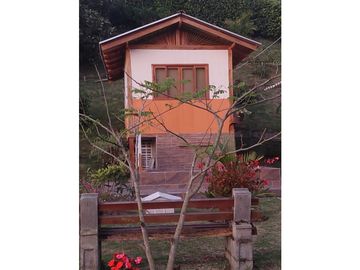 SE VENDEHERMOSA CASA CAMPESTRE VIA MORELIA
