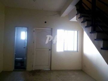 PH744 Cozy Townhouse for sale Near Mindanao Ave. Quezon City