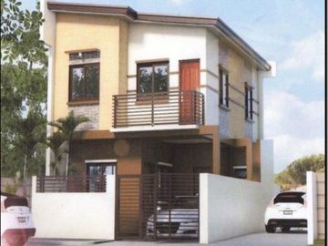 PH983 Pre-Selling Townhouse for Sale in West Fairview at 4.6