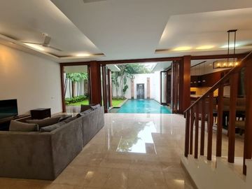 Rumah Mewah Bergaya Resort Di Cipete Jakarta Selatan