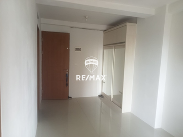 Dijual 2BR Unfurnish Oak Tower B – Lantai 8, Sky Garden, Pool, 3 Menit LRT, Siap Huni, Pulo Gadung