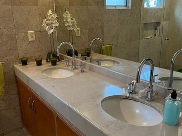 CASA EN VENTA EN LA CALLE CONDOR  EN COLONIA ALPES