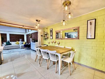 Casa ampliada con piscina y quincho en Valle Grande