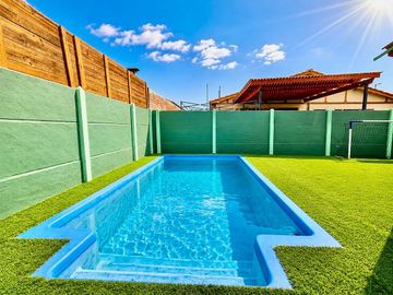 Casa ampliada con piscina y quincho en Valle Grande