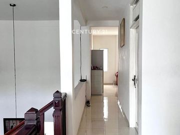 Rumah Full Furnished Di Taman Modern Cakung Renovasi Total LT 200