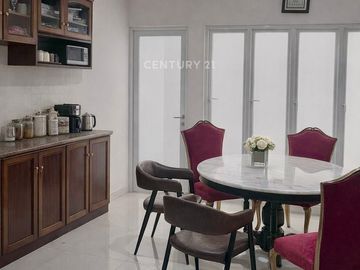 Rumah Full Furnished Di Taman Modern Cakung Renovasi Total LT 200