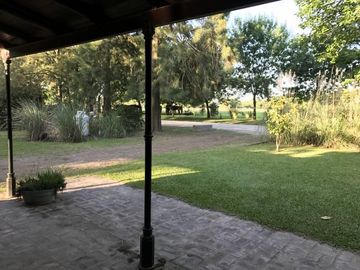 Excelente oportunidad casa de campo en Club de Campo Santa Catalina - Mallmann Propiedades