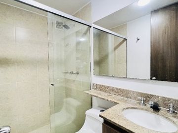 apartamento en arriendo en loma de cumbres. Cod A6721