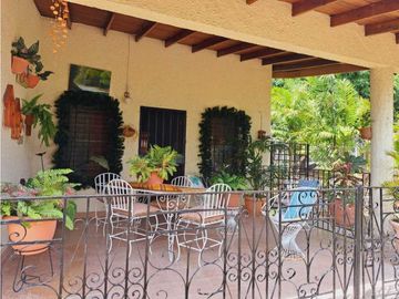 VENDO CASA EN TERRENO  COMERCIAL DE 2383M2 SANTIAGO