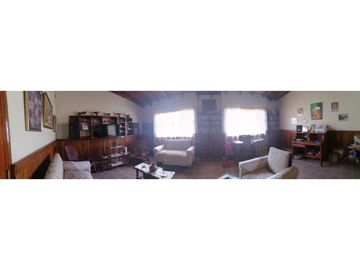 VENDO CASA EN TERRENO  COMERCIAL DE 2383M2 SANTIAGO