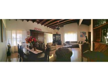VENDO CASA EN TERRENO  COMERCIAL DE 2383M2 SANTIAGO