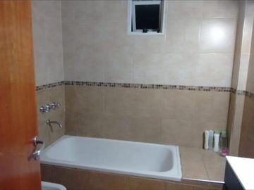 Implecable departamento y excelente ubicacion.