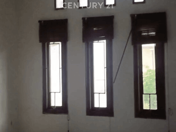 Rumah 3 Lantai Di Kelapa Gading Siap  Huni