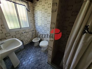 Casa en Venta - Zona Golf - Construcción Solida - Cercana al Mar