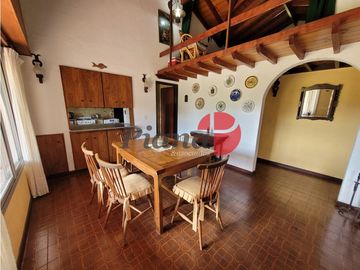 Casa en Venta - Zona Golf - Construcción Solida - Cercana al Mar