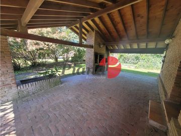 Casa en Venta - Zona Golf - Construcción Solida - Cercana al Mar