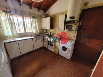 Casa en Venta - Zona Golf - Construcción Solida - Cercana al Mar