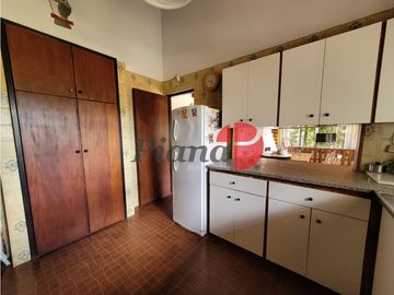 Casa en Venta - Zona Golf - Construcción Solida - Cercana al Mar
