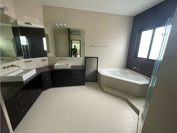 ALQUILO CASA EN COSTA DEL ESTE - URB ANTIGUA