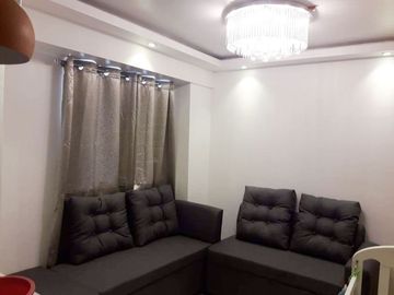 Fully furnished 2 BR unit for sale at Victoria de Makati