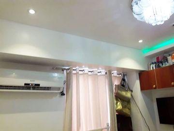 Fully furnished 2 BR unit for sale at Victoria de Makati
