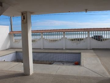 Se Vende Casa Frente al Mar en Brisas de Mar Bravo