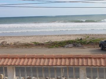 Se Vende Casa Frente al Mar en Brisas de Mar Bravo