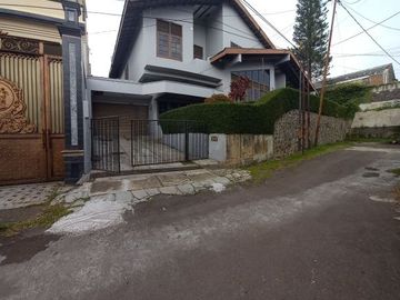 Rumah Luas Jantung Kota Bandung