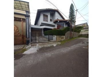 Rumah Luas Jantung Kota Bandung