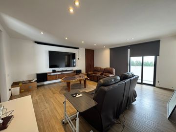 VENTA DE CASA EN CERRADAS