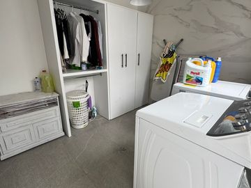 VENTA DE CASA EN CERRADAS