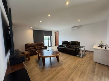 VENTA DE CASA EN CERRADAS