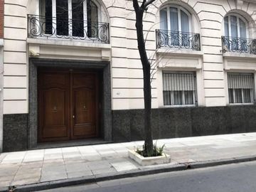 quintana al 100. CON RENTA. Edificio frances de primera categoria  TOTALMENTE RECICLADO, LINDISIMO, LUZ