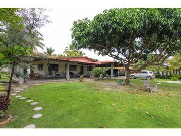 Se vende casa de playa en Costa Esmeralda $ 324,000 AM