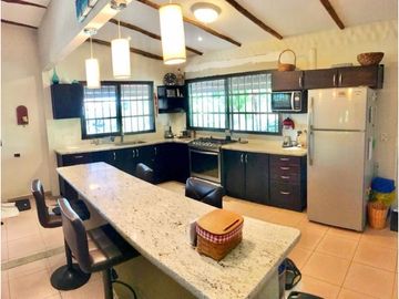 Se vende casa de playa en Costa Esmeralda $ 324,000 AM