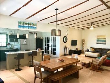 Se vende casa de playa en Costa Esmeralda $ 324,000 AM