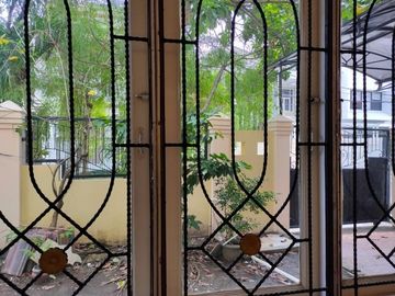 Disewakan Rumah Siap Huni Lokasi di Nginden Intan Barat, Surabaya