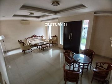 Disewakan Rumah Cantik Di Kemang Barat Jakarta Selatan