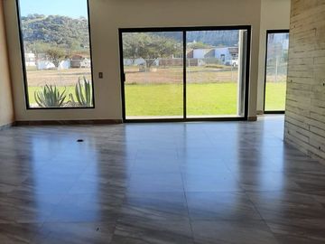 CASA EN VENTA EN TEQUISQUIAPAN