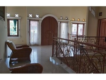 Dijual rumah mewah dekat sekolah Al-azhar di Cakung