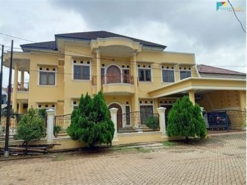 Dijual rumah mewah dekat sekolah Al-azhar di Cakung