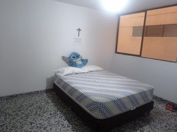apartamento en venta en la flora. Cod V107758