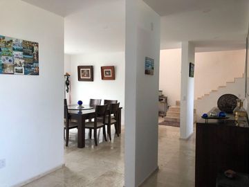 Se Vende Casa en Cañadas del Lago, 3 Niveles, Roof Garden, Cto Servicio, Jardín