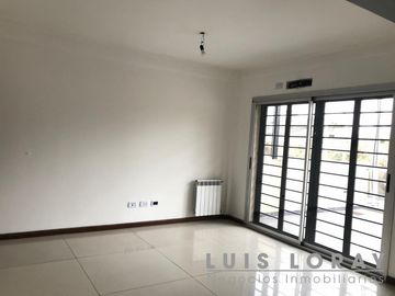 Departamento ubicado en esquina de Humberto Primo y Avenida Tomás Espora , a 100 metros de la estación.