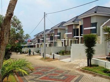 Strategic Exclusive House Near Sawojajar Toll Exit