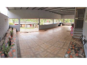 Se Vende Casa con cuarto de Alquiler en Las Mañanitas