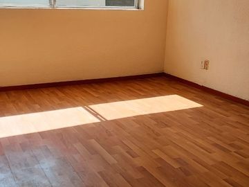 Jurica: Residencia en Venta, Gran Ubicación, Terreno 2,220 m2
