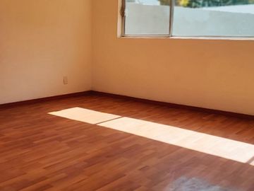 Jurica: Residencia en Venta, Gran Ubicación, Terreno 2,220 m2