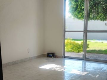 Jurica: Residencia en Venta, Gran Ubicación, Terreno 2,220 m2